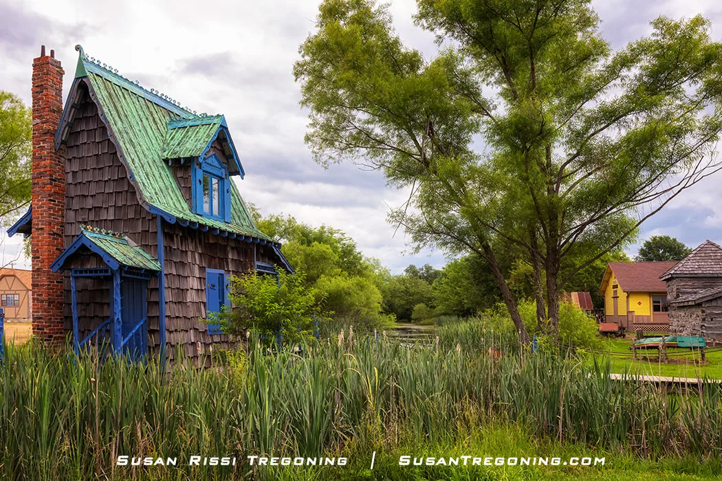 Otis Cabin is one of the most popular buildings at Red Oak II. It is not a restored building but new construction designed and created by Lowell Davis. The cabin was named in honor of Otis, the bullfrog, who lived in the pond surrounding the cabin. 