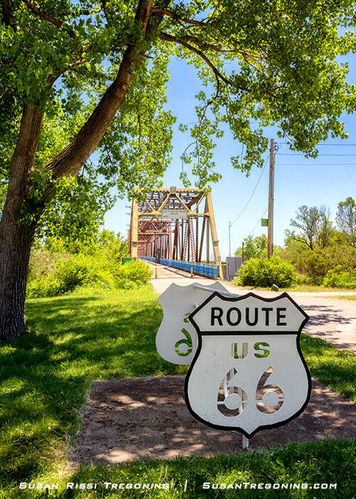 A Route 66–themed bicycle rack on the Missouri side of the Old Chain of Rocks Bridge.